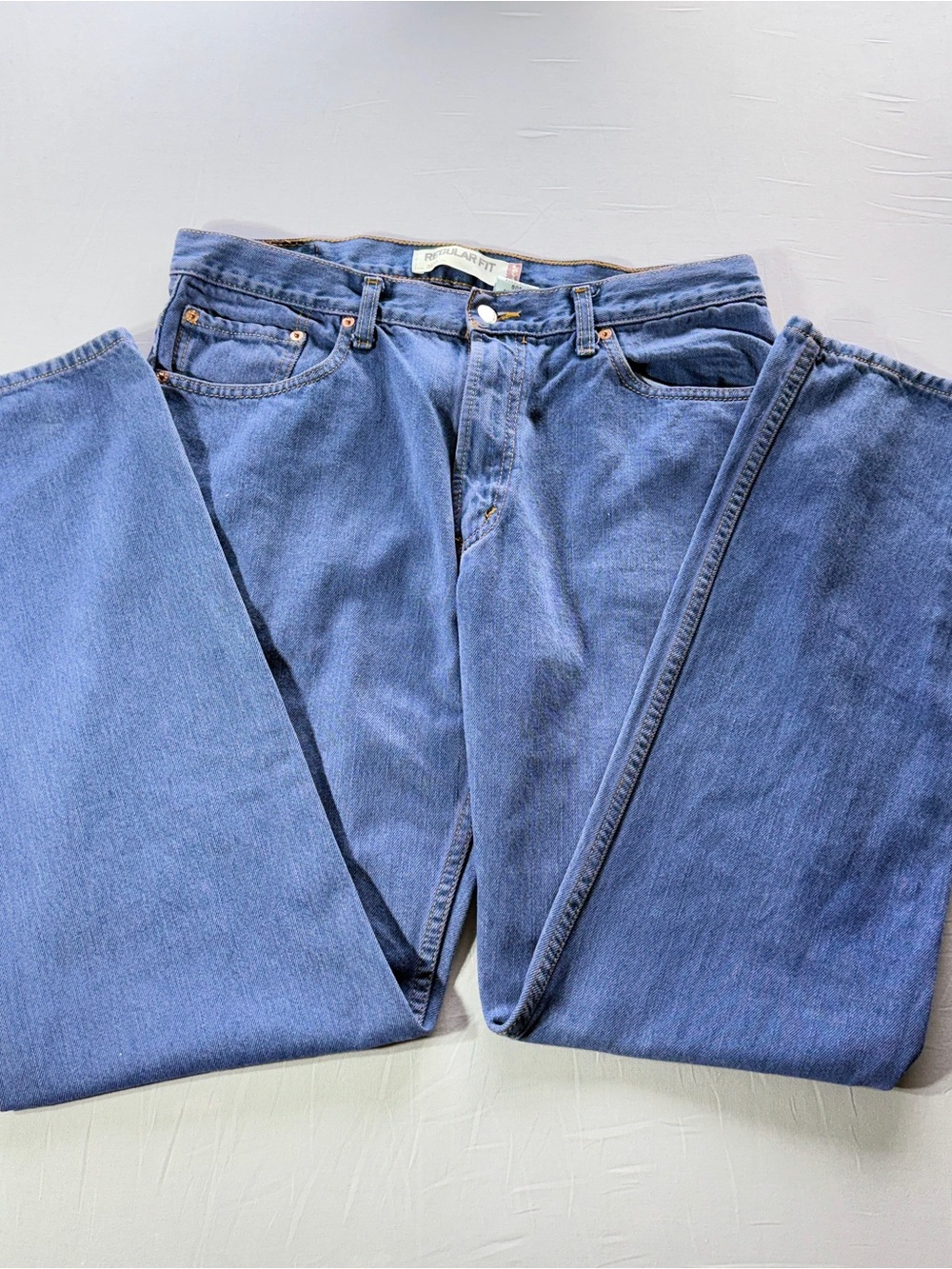 Vintage Levi's 505 Regular Fit Straight Leg Jeans Men's 36x34 Medium Wash